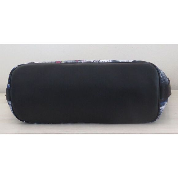 DKNY R14XQG2 Women's Large NYC Graffiti Nora Weekender Tote Bag $178 - Picture 3 of 10